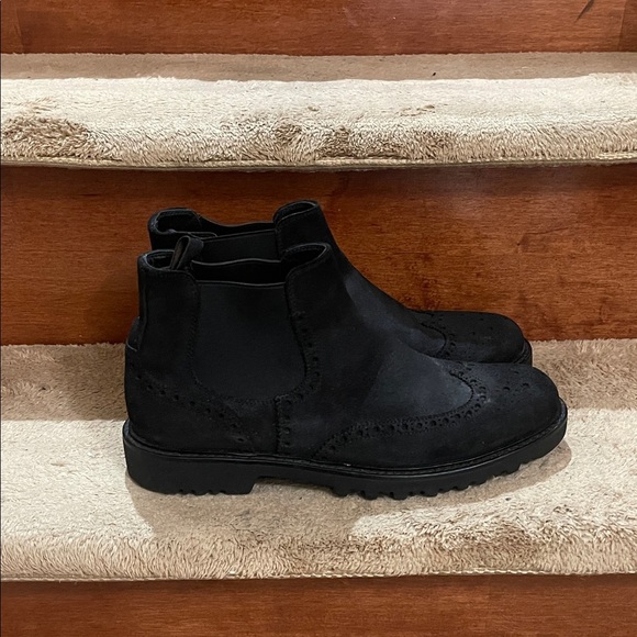 Authentic Giorgio Armani Elegant Black Brogue Chelsea Boots Like New Condition